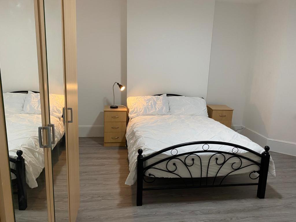 Appartement London Flat With Garden à Catford Extérieur photo